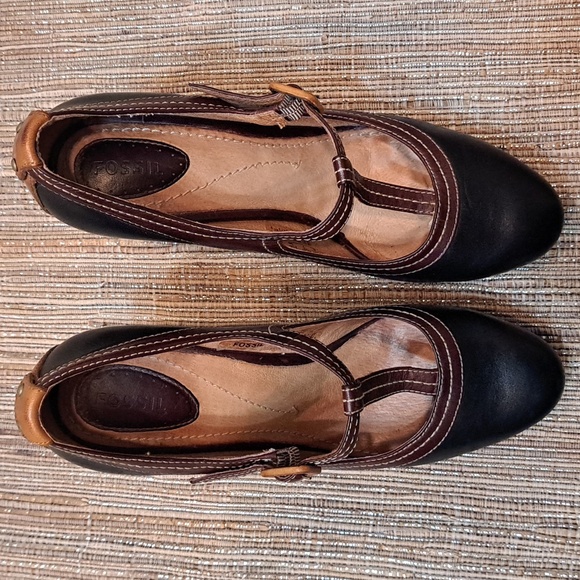 Fossil Leather T-Strap Shoes - Picture 3 of 5
